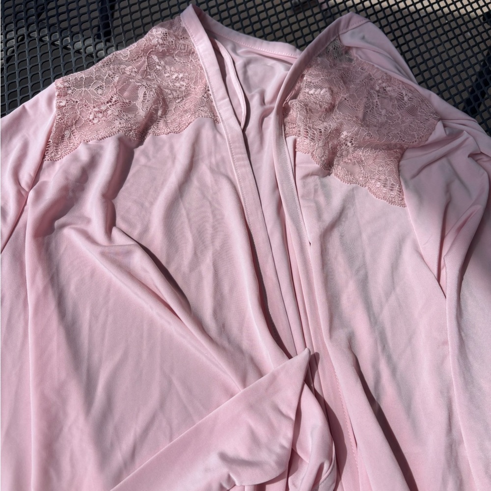 Soft Pink Lace Accent Robe